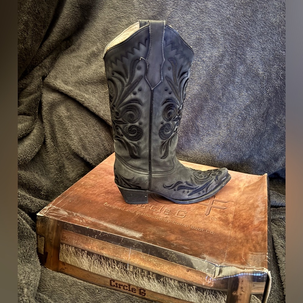Embroidered Cowgirl Boots
